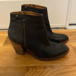 Lucky Brand black leather booties size 8.5